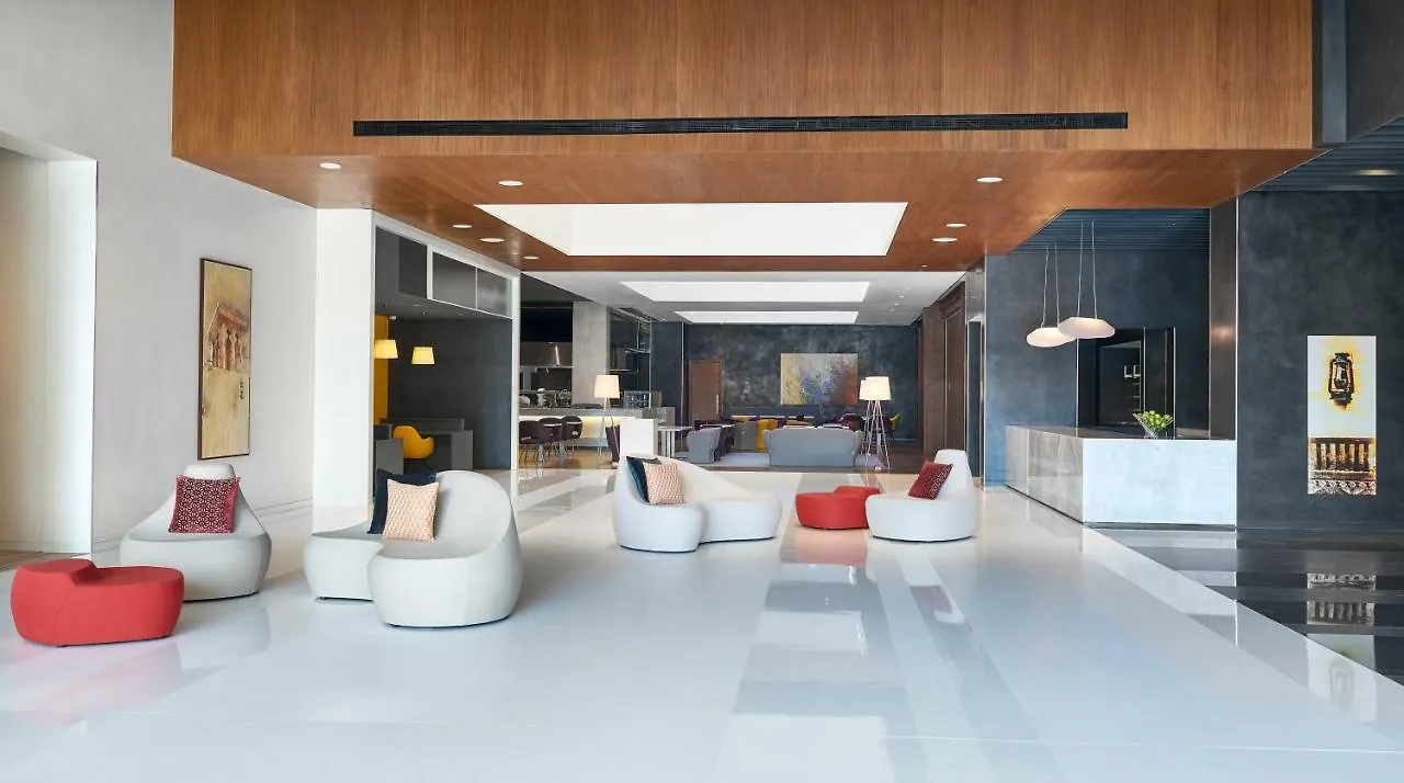 Hyatt Place Dubai Wasl District Residences 4*,
